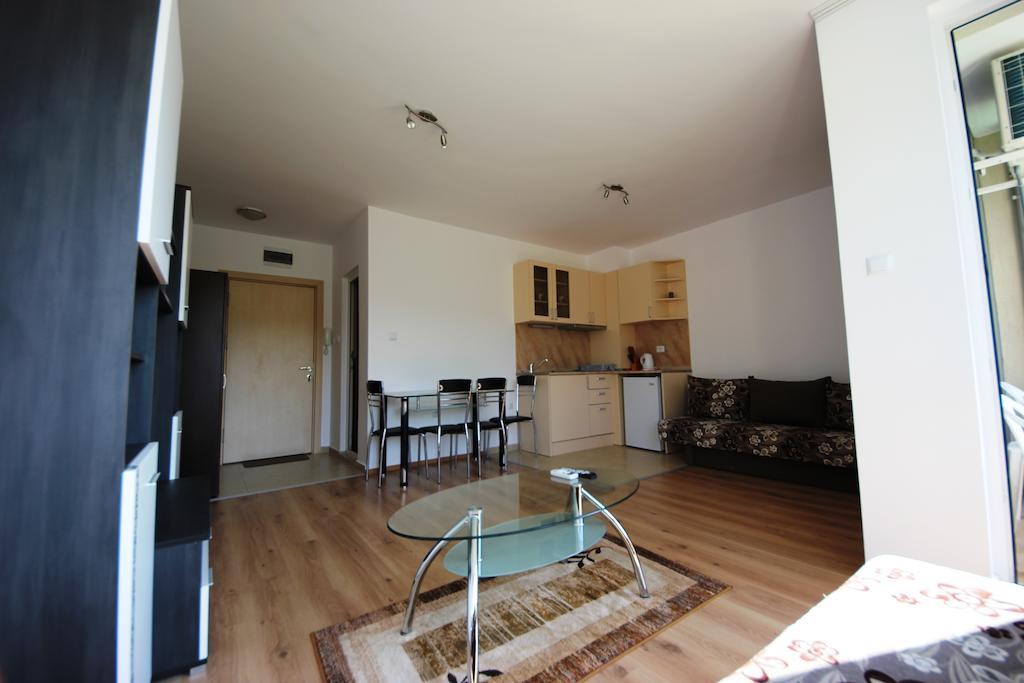 Menada Butterfly Apartment Sveti Vlas Rom bilde
