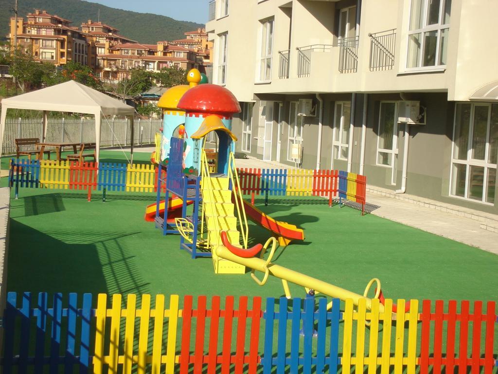 Menada Butterfly Apartment Sveti Vlas Eksteriør bilde