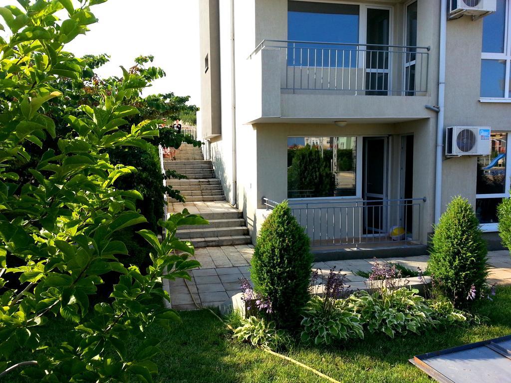 Menada Butterfly Apartment Sveti Vlas Eksteriør bilde
