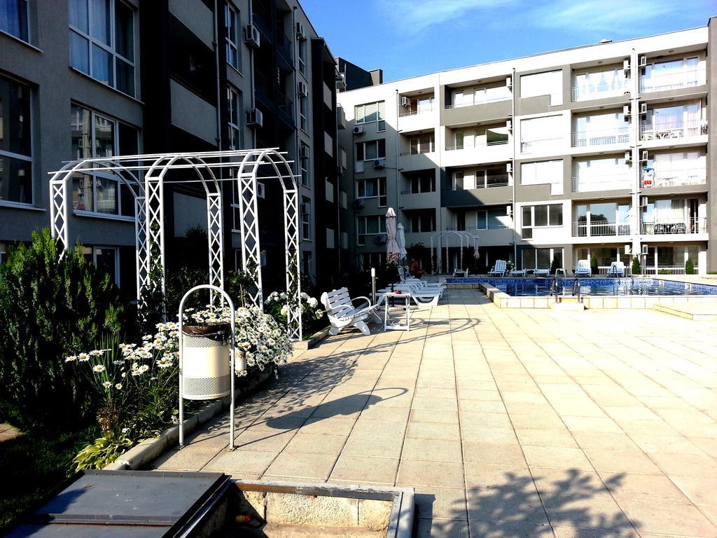 Menada Butterfly Apartment Sveti Vlas Eksteriør bilde