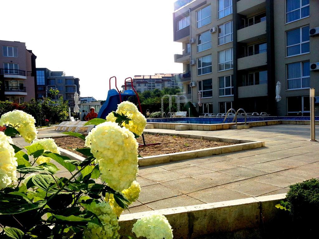 Menada Butterfly Apartment Sveti Vlas Eksteriør bilde