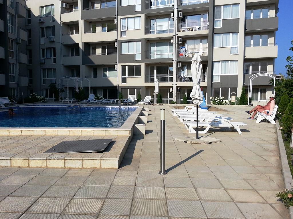 Menada Butterfly Apartment Sveti Vlas Eksteriør bilde