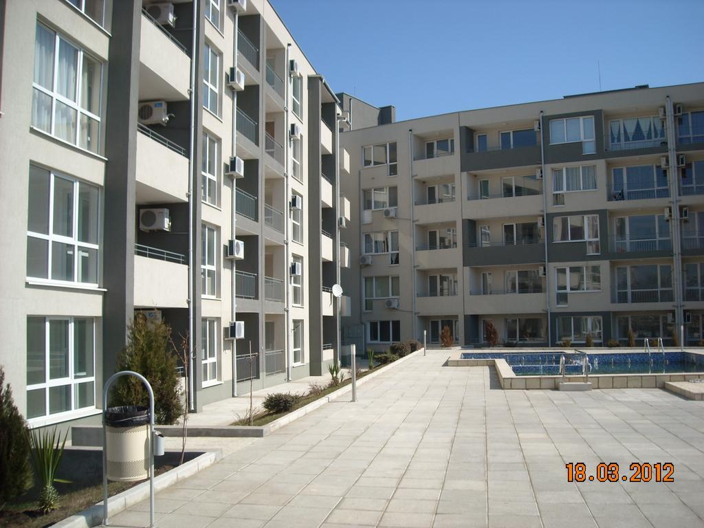 Menada Butterfly Apartment Sveti Vlas Eksteriør bilde